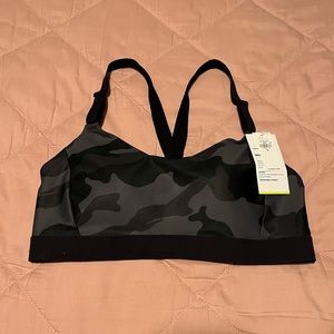 Old Navy Medium Support Powersoft adjustable strap sports bra. New with tags.